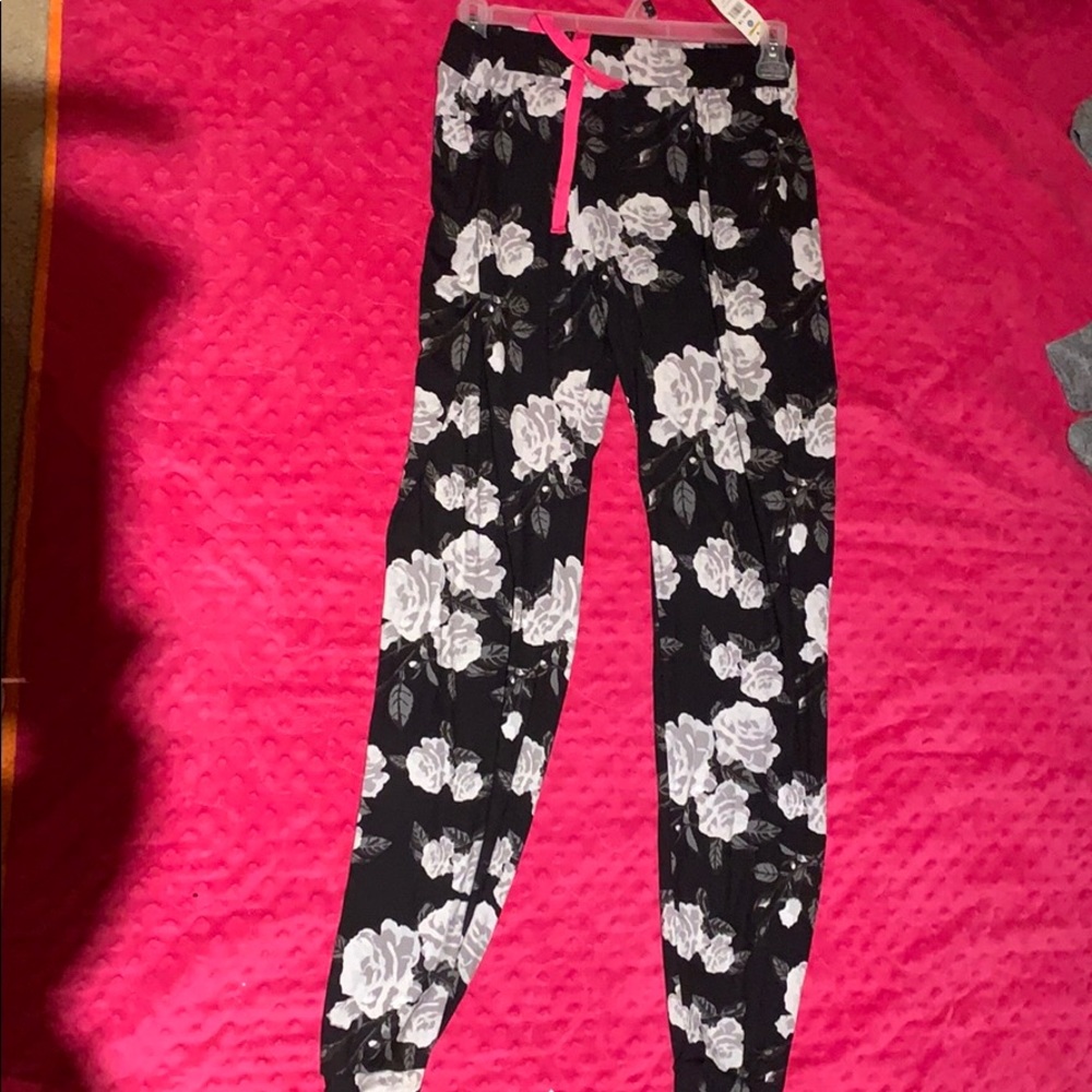 Loose pants